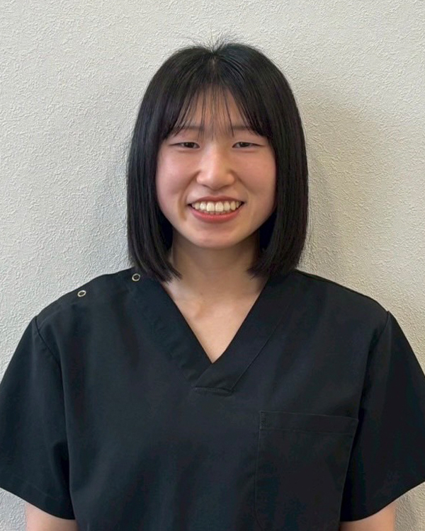 スタッフの顔写真