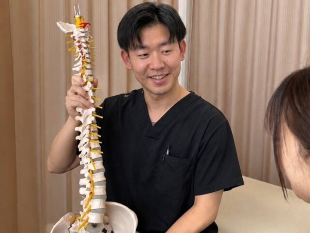 膝を触っていないのに、膝の動きが変わる？
